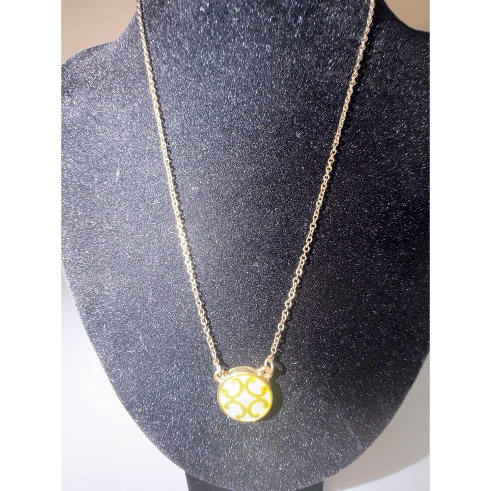 Womans Necklace Fashion Jewelry Chain with Green Pendant